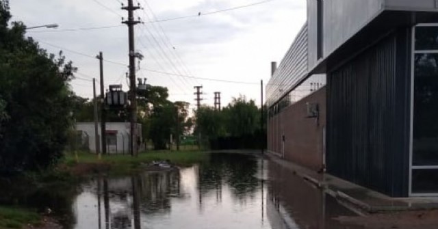 Con el actual temporal, se reiteran las quejas de vecinos de Barrio Industrial